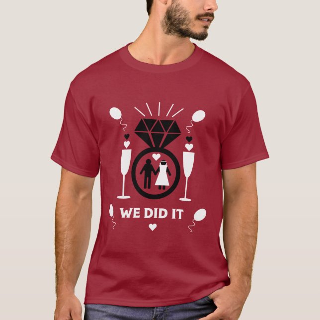 Originella roliga gratulationer för förlovning    t shirt (Framsida)