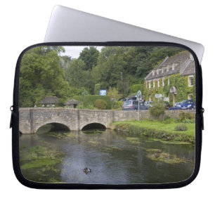 Öringström i byn Bibury, Laptop Fodral
