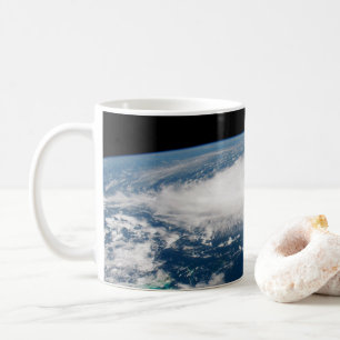 Orkanen Dorian över Atlanten. Kaffemugg