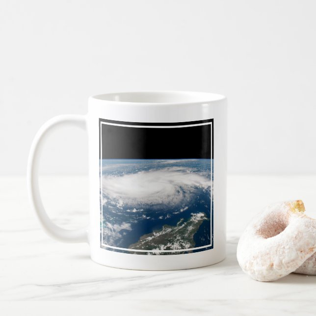 Orkanen Dorian över Atlanten. Kaffemugg (Med munk)