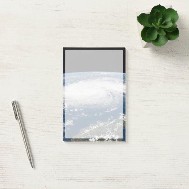 Orkanen Dorian över Atlanten. Post-it Block (Kontor)