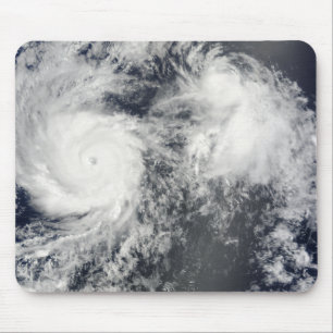 Orkanen Felicia och Storm Enrique öster av Haw Musmatta