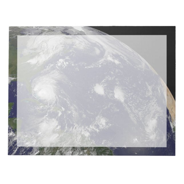 Orkanen Irenes Flytta genom Bahamas. Anteckningsblock (Framsida)