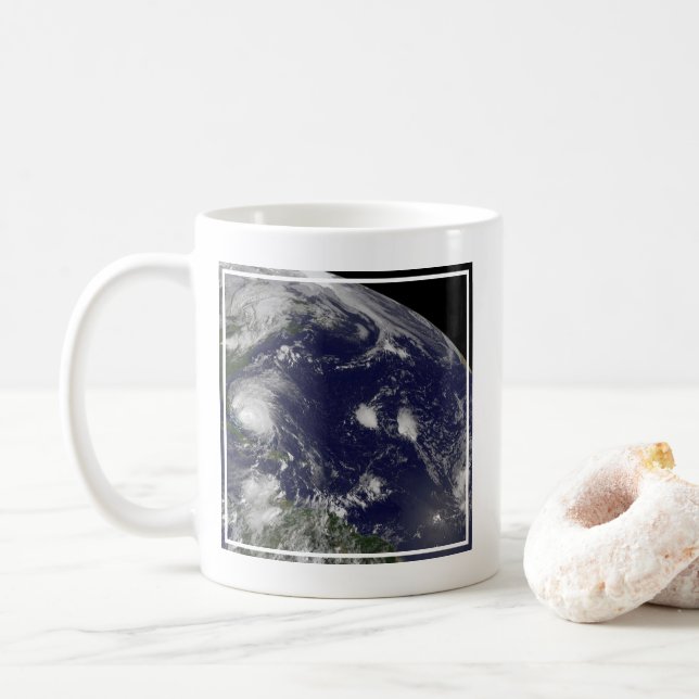 Orkanen Irenes Flytta genom Bahamas. Kaffemugg (Med munk)