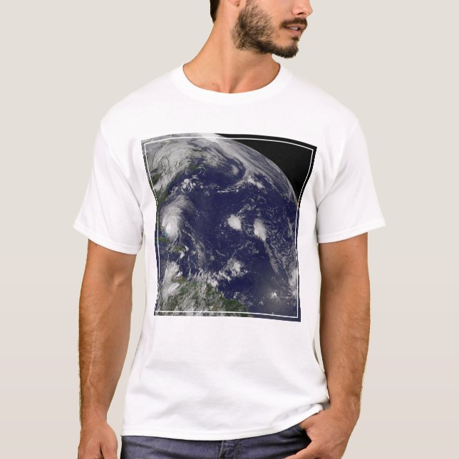 Orkanen Irenes Flytta genom Bahamas. T Shirt (Framsida)