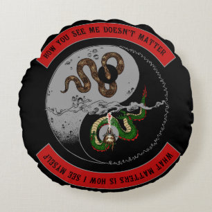 Ormen/draken Ying/den Yang symbolrundan kudder Rund Kudde