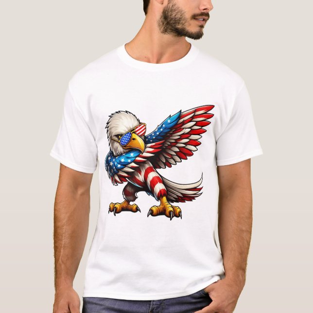 Örn American Flagga Patriotic 4 juli T Shirt (Framsida)