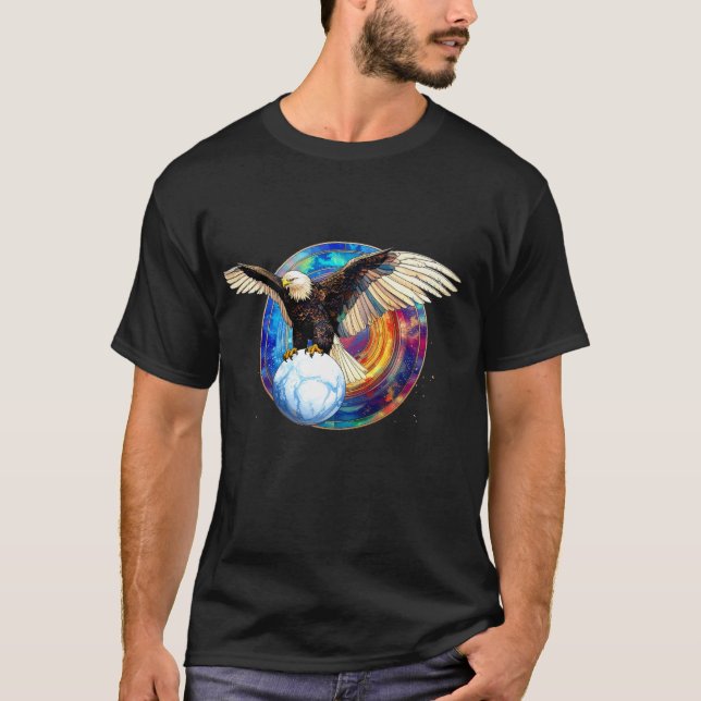 Örn i flykt håller världen t shirt (Framsida)