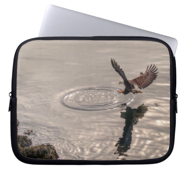 Örn landning på Vatten Wildlife Photo Laptop Sleeve (Framsidan)