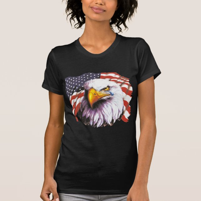 Örn med en reva - USA flagga i bakgrund T-shirt (Framsida)