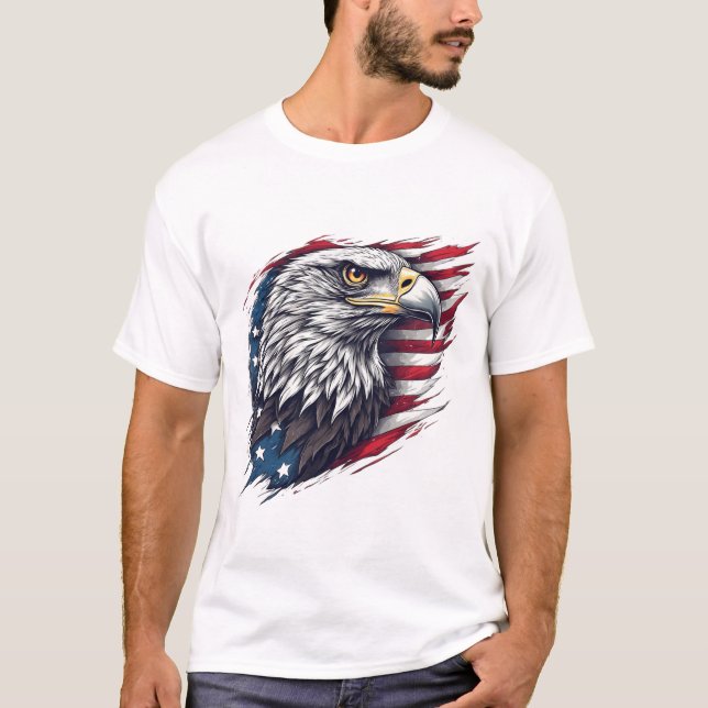 Örn med flagga – Modern patriotisk design T Shirt (Framsida)
