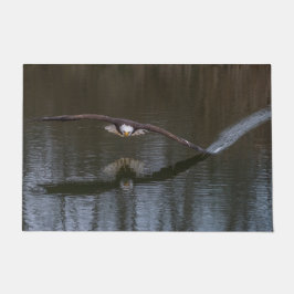 Örn under flygning