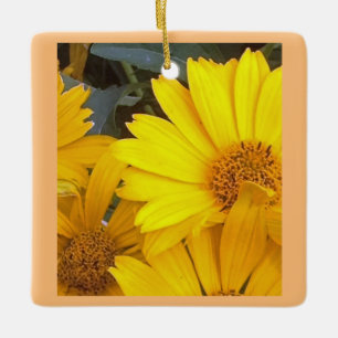 Ornament för Daisy av gult