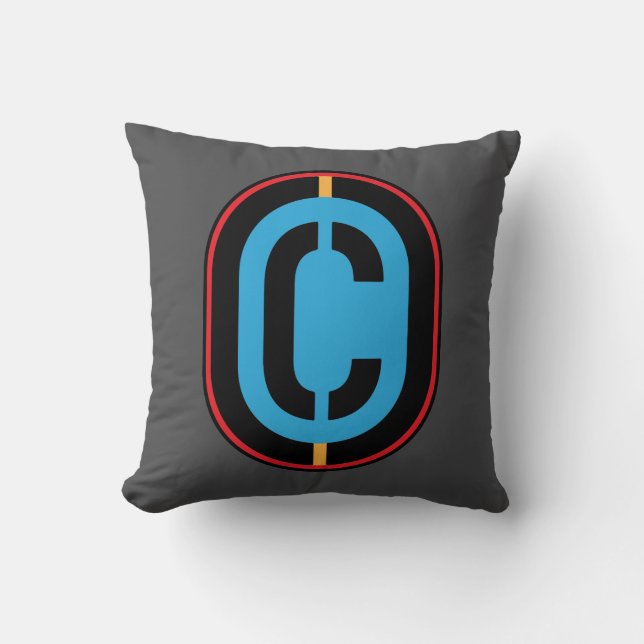 Ornamental C Monogram på Grått Kudde (Framsida)