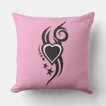 Ornamentalt blommigt hjärtatatuering 