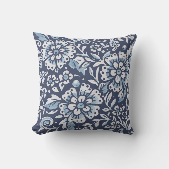 Ornate Blue White Forest Damask Blommigt Woodland Kudde (Framsida)