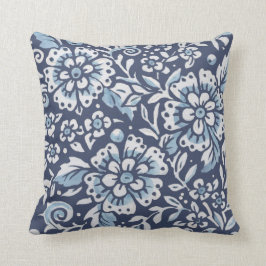Ornate Blue White Forest Damask Blommigt Woodland Kudde