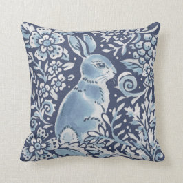 Ornate Blue White Forest Rabbit Blommigt Woodland Kudde