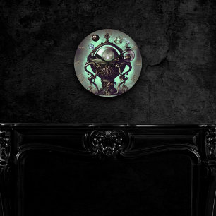 Ornate Cauldron med Grönt Crystal Boll och Orbs Rund Klocka
