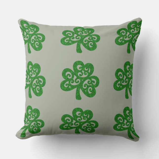 Ornate Celtic Shamrock Utomhuskudde (Framsida)