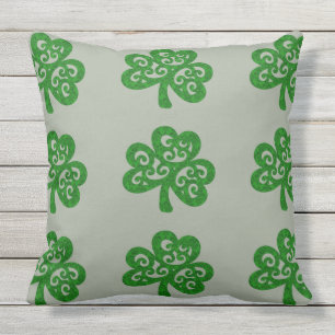 Ornate Celtic Shamrock Utomhuskudde