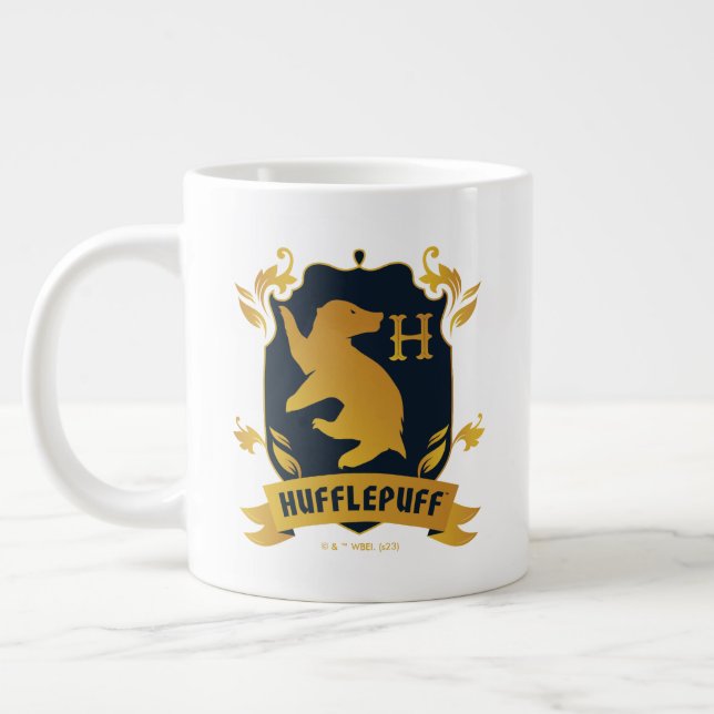 Ornate HUFFLEPUFF™ House-Vapensköld Jumbo Mugg (Vänster)