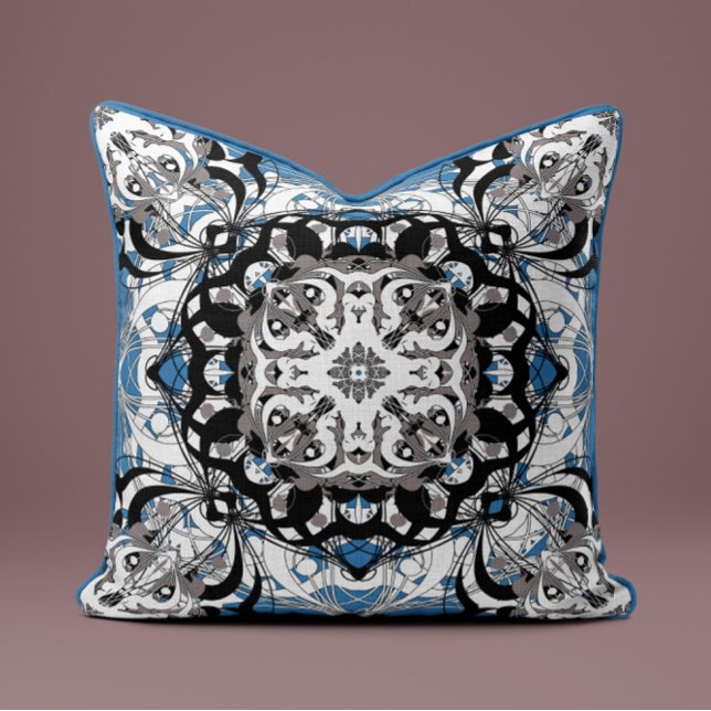 Ornate Mandala Decorative Pillow in Delft Blue Kudde (Skapare uppladdad)