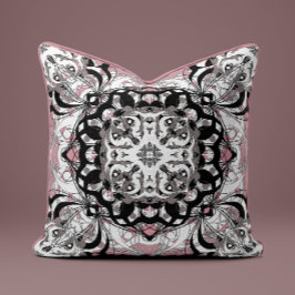 Ornate Mandala Decorative Pillow in Dusty Rose Kudde