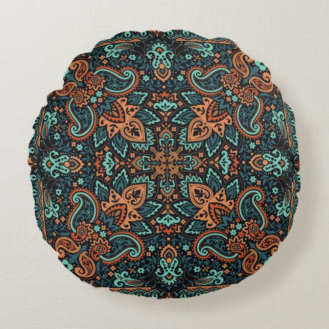 Ornate Paisley Bandana: Silke Nacke. Rund Kudde (Framsidan)