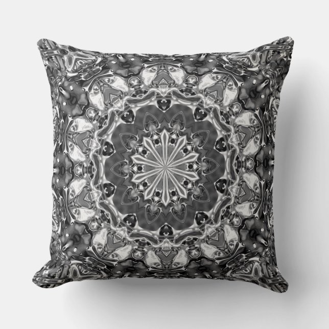 Ornate Silver Mandala Dekorativ kudde (Framsida)