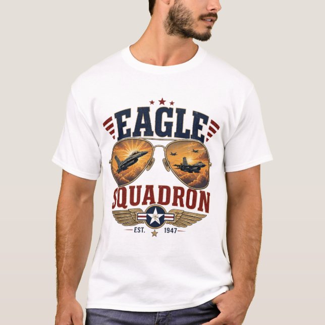 Örnsquadron Vintage Stridsflygplan T Shirt (Framsida)