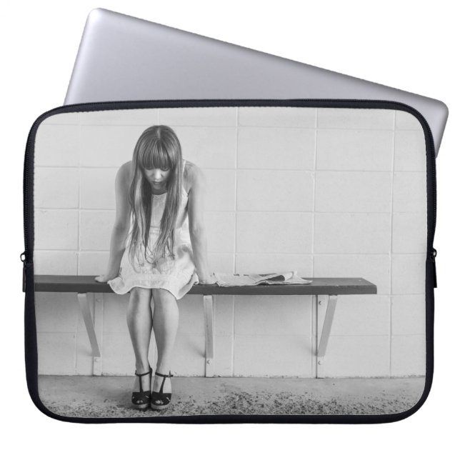 Orolig flicka laptop fodral (Framsidan)