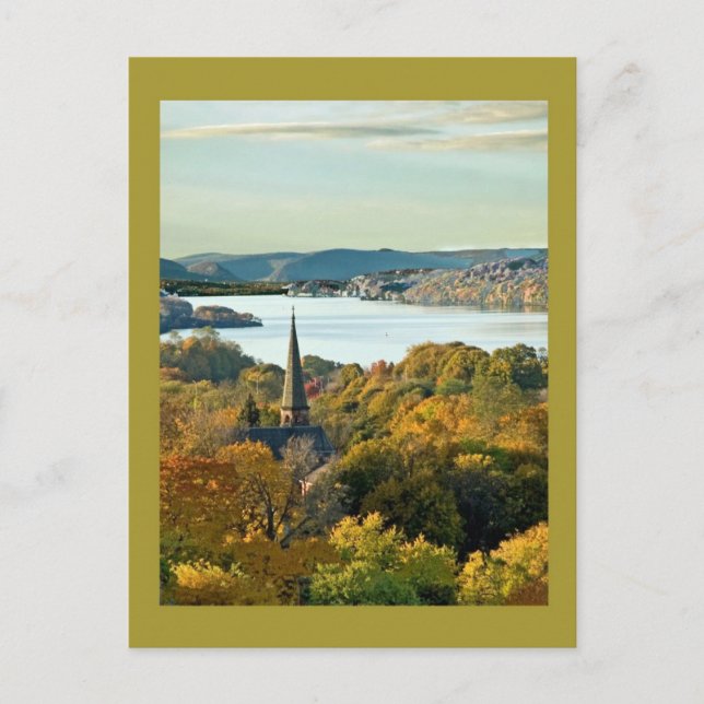 Ort vid floden vykort (Framsida)