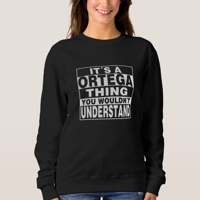 ORTEGA Surname Personlig Gift T Shirt (Framsida)