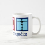 Orthopedist Peace Kärlek Orthopedics Office Kaffemugg<br><div class="desc">Peace Kärlek Orthopedics. En söt julklapp till en ortopedisk kirurg eller ortopedist som arbetar med muskuloskeletala systemet och patienter som behöver skuldra- och höftkirurgi. Ett fredstecken,  ett hjärta och ett skelett.</div>