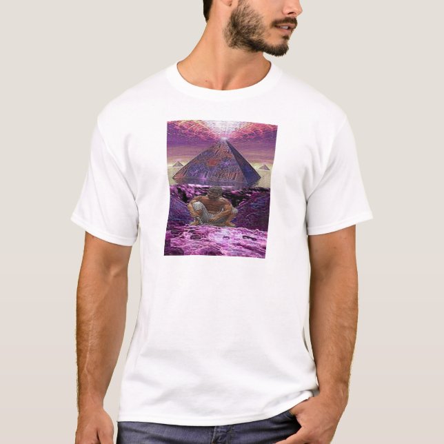 ORULAS VÄRLD PIRAMID T-SHIRT (Framsida)