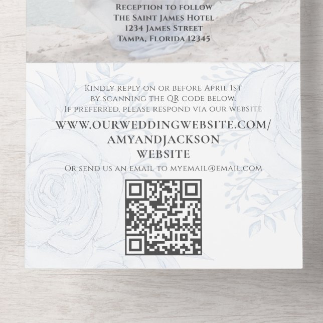 OSA för elegant Classic Dusty Blue QR Code Blommig (Insida nedre)