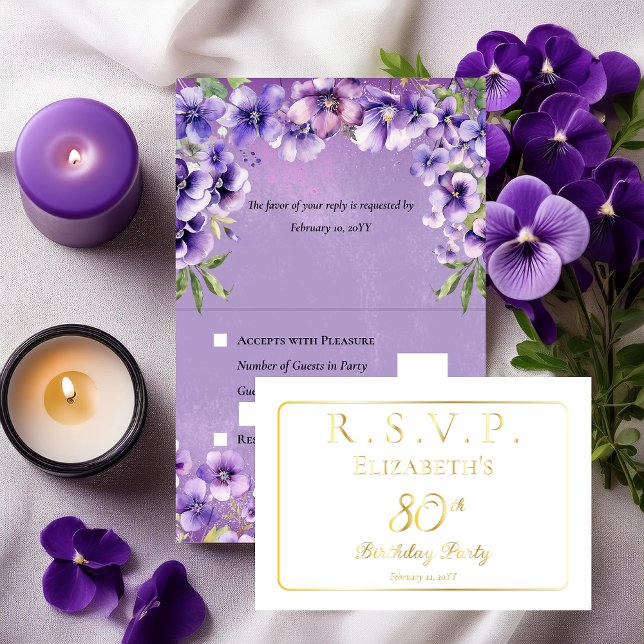 OSA för Födelsedagsfest av elegant Lila Violes Blo Folierat Kort (Elegant Purple Violets Floral 80th Birthday Party RSVP Foil Invitation Folded Insert Enclosure Card)
