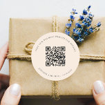 osa för QR-information om webbplatsgräddinformatio Runt Klistermärke<br><div class="desc">Lägg till URL:en för webbplatsen bröllop. Om du vill ha mer information,  mer information,  osa av online. En beige,  gräddbaksida för färgaden.</div>