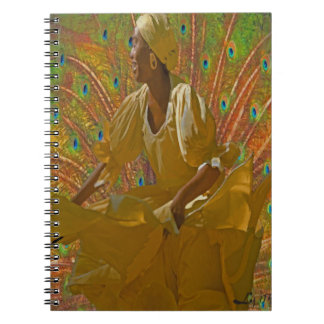 OSHUN DANZA AV PÅFÅGELN ANTECKNINGSBOK MED SPIRAL