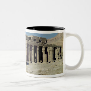 Osiride figurerar Ramesses II som flankerar Två-Tonad Mugg