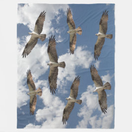 Osprey parad i himlar fleecefilt