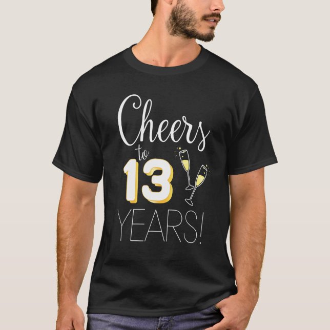 Ost till 13 år Gift par Champagne Annive T Shirt (Framsida)