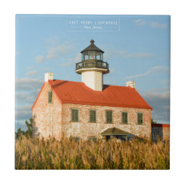 Öster pekar lighthouse.en kakelplatta
