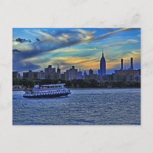 Öster River View of Sunset over NYC Skyline Vykort
