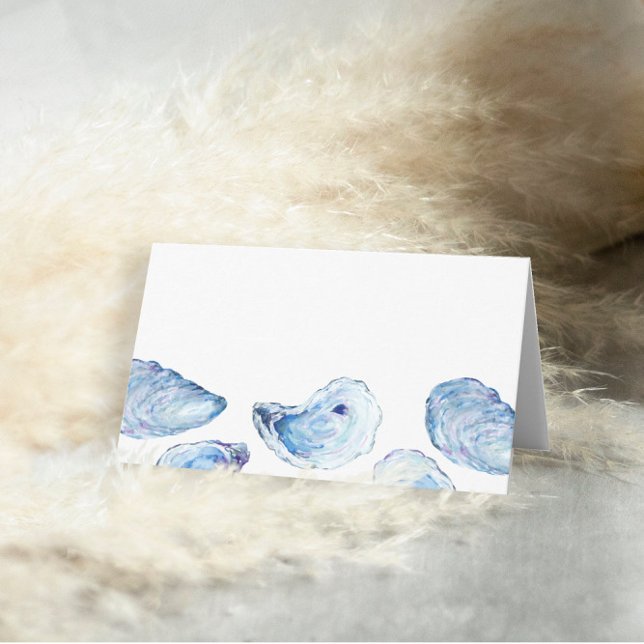 Ostron blått vattenfärgsblad Beach-bröllop tomt Placeringskort (Oyster Wedding Blank Folded Place Cards with elegant blue watercolor illustration. Concertina Press)