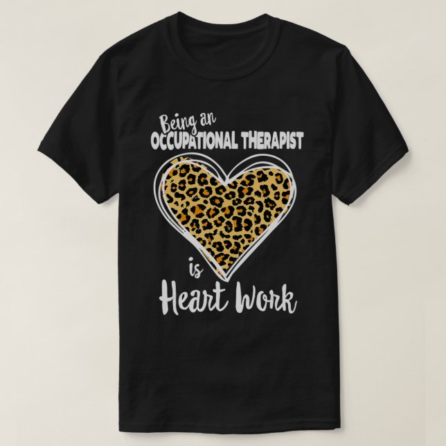 OT Cute Leopard Plaid Gift for Occupational therap T Shirt (Design framsida)