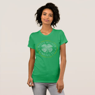 Otäcka kvinnor som dricker dag för lagSt Pattys T-shirt