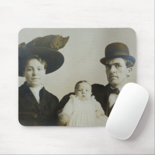 Otillgänglig pappa i Bowlareare Family RPPC B&W-fo Musmatta