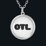 OTL Emoticon ~ Koreansk slang Silverpläterat Halsband<br><div class="desc">På knä. Globe Trotters specialiserar sig på idiosynkratiskt bildmaterial från hela världen. Här hittar du unika hälsningskort,  vykort,  Poster,  Mousepads med mera.</div>